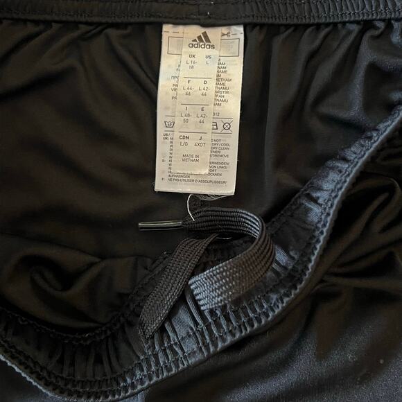 Adidas Women’s Black 3-Stripes Shorts Size L AEROREADY Athletic Running Training - Picture 4 of 4